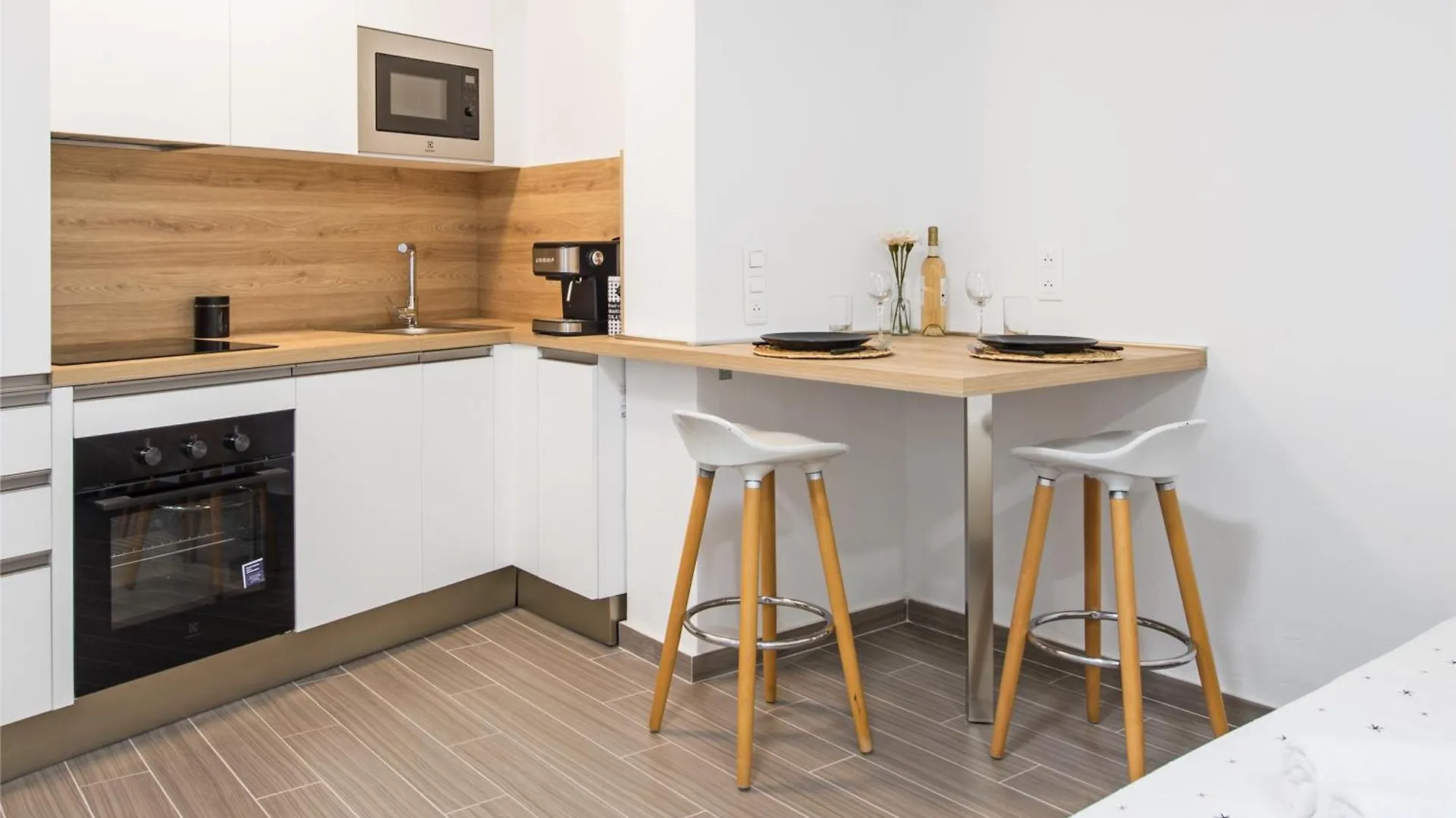 Joli Studio Renove - Front De Mer - Dt Menton Lägenhet