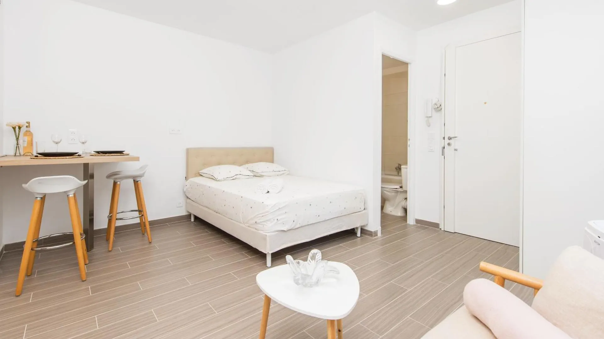 Joli Studio Renove - Front De Mer - Dt Menton 0*,  Frankrike