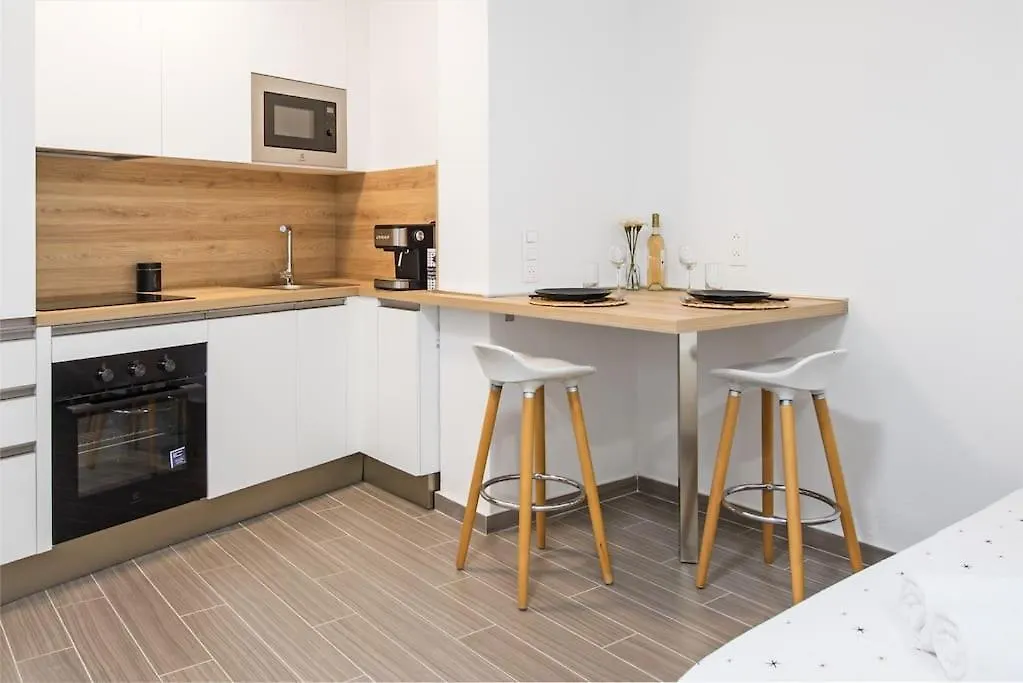 Studio Renove - Residence Front De Mer - Menton 0*,  France